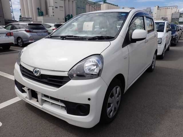 41 Daihatsu Mira e s LA300S 2016 г. (ORIX Kobe Nyusatsu)